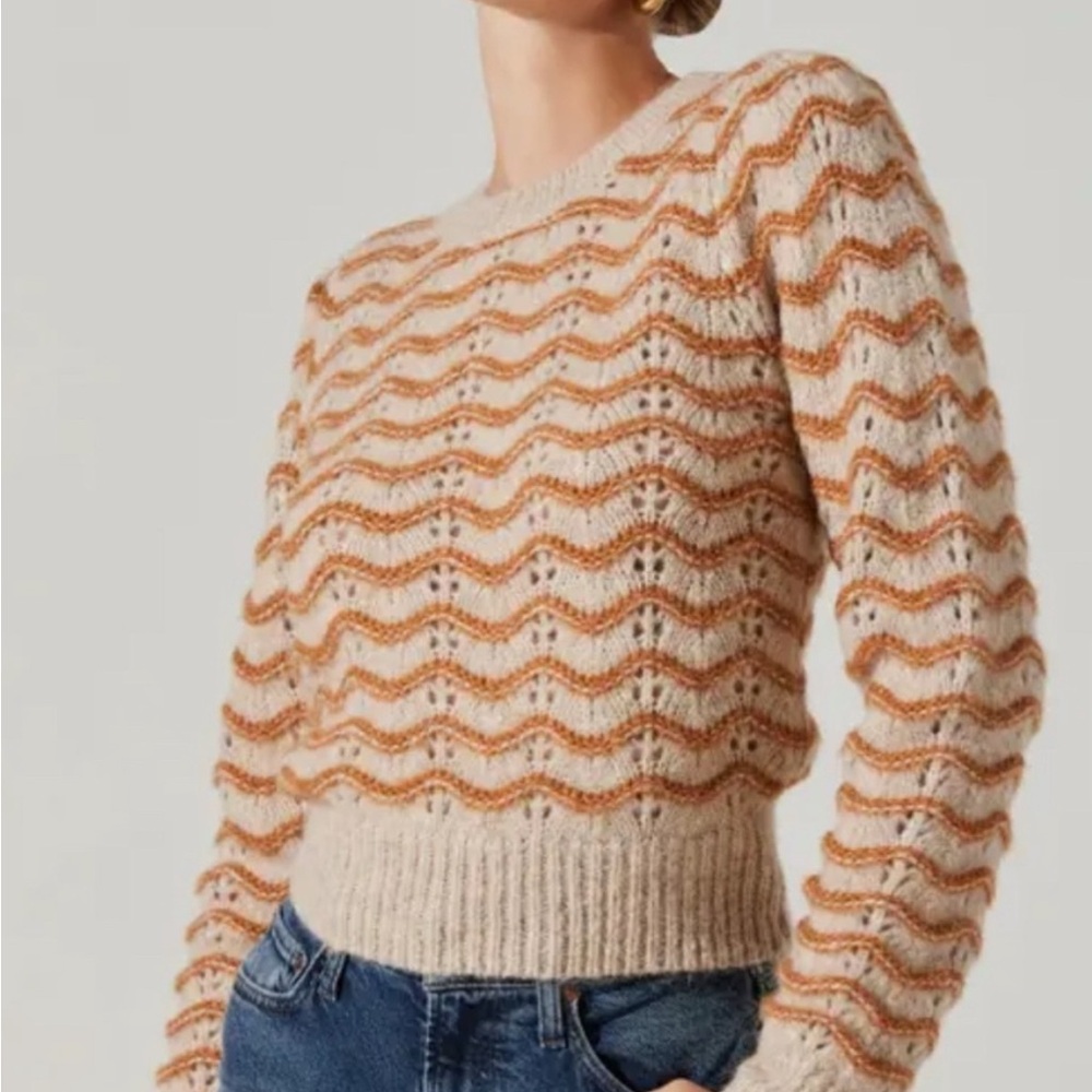 Wave Pattern Beige Sweater